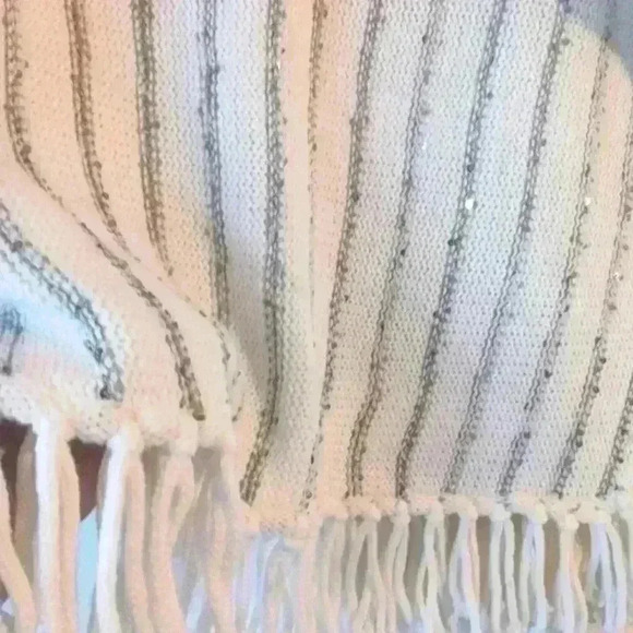 White Boho sweater with fringe. Sequin detail Dolman sleeves. - Picture 6 of 12